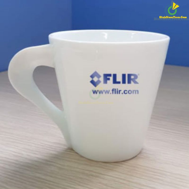 Ly Sứ Bát Tràng Trắng Quai Xoắn LS115 In Logo Theo Yêu Cầu