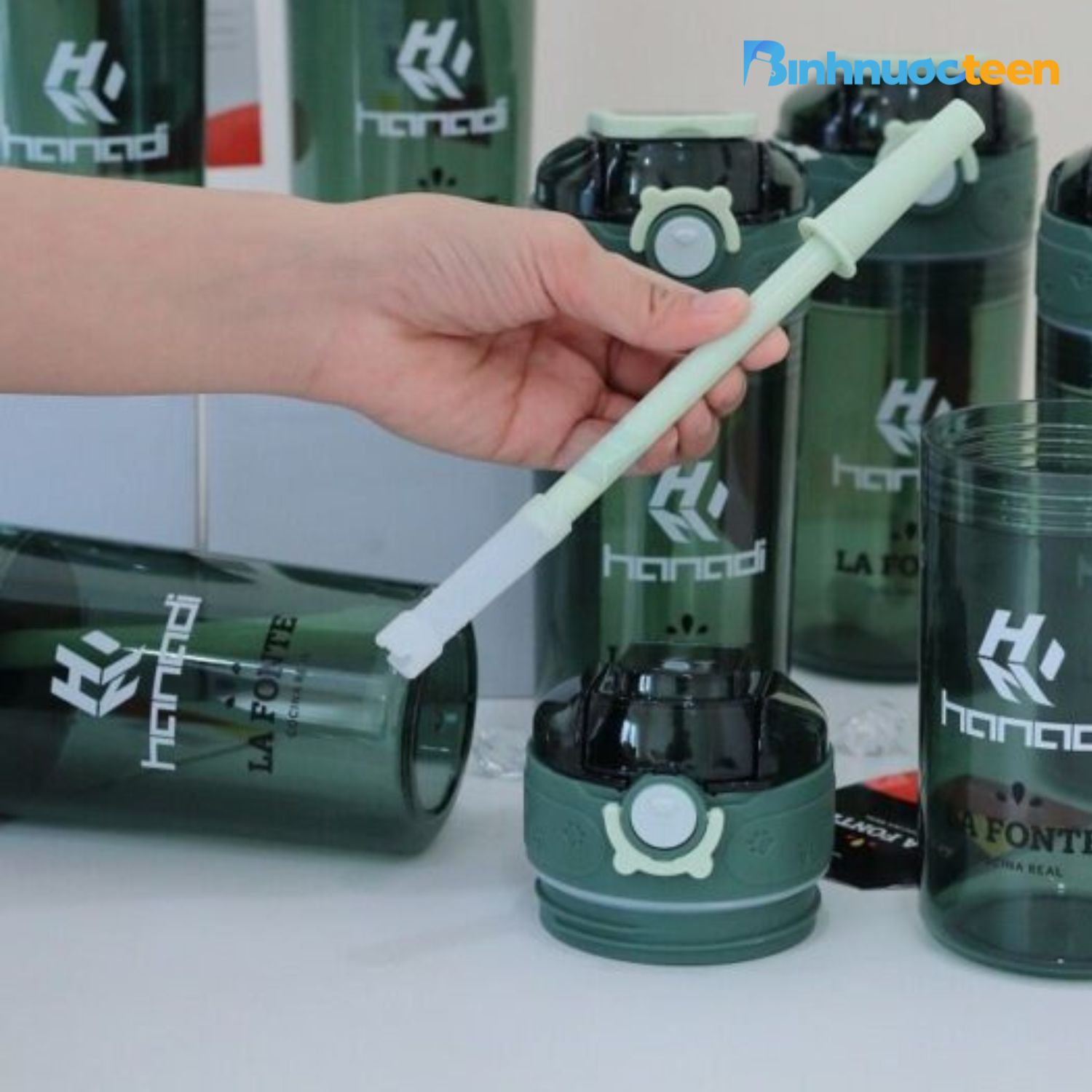 Bình nước nhựa La Fonte quà tặng, in logo giá tốt