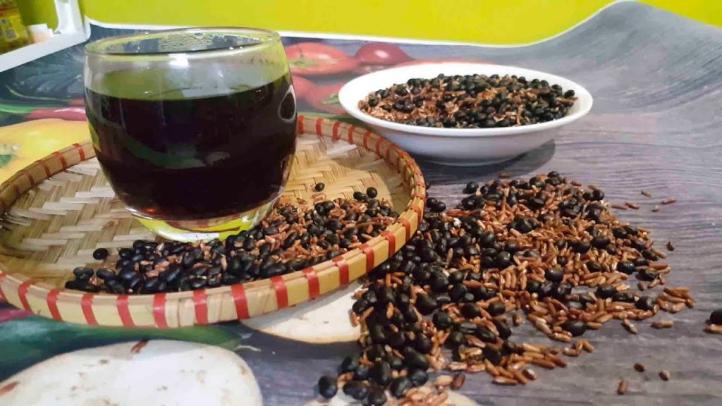 Nước đậu đen kết hợp với gạo lứt Binhnuocteen