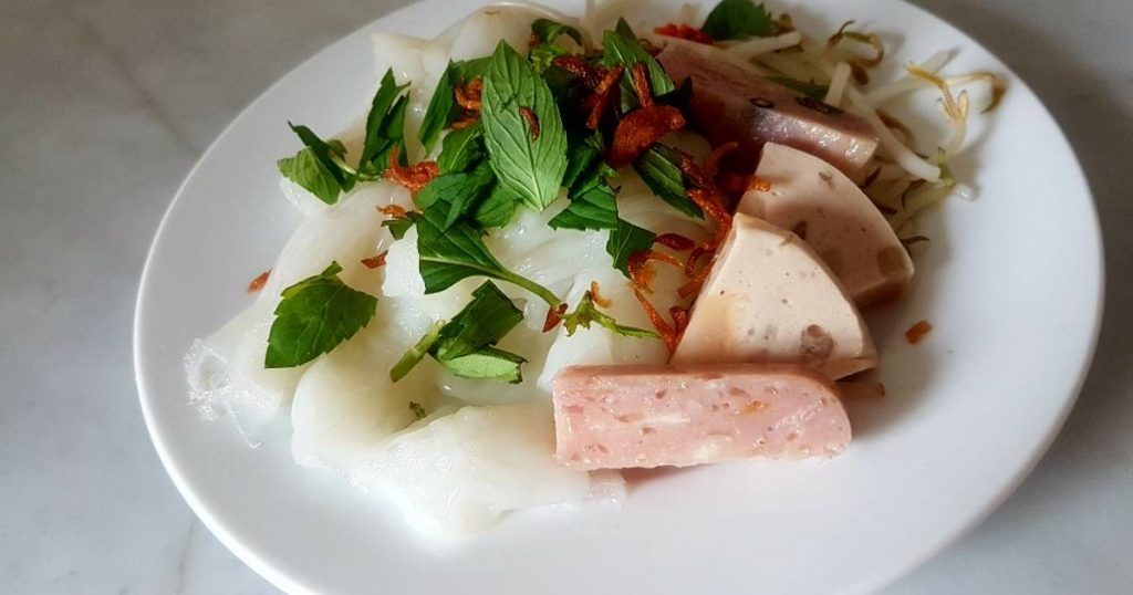 Ăn bánh ướt kết hợp với thịt trứng để tăng cân Binhnuocteen