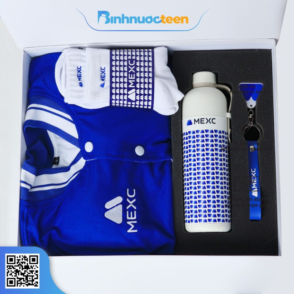 Set Quà Tặng Bình Giữ Nhiệt + Áo Khoác + Tất + Móc Khóa SQT164